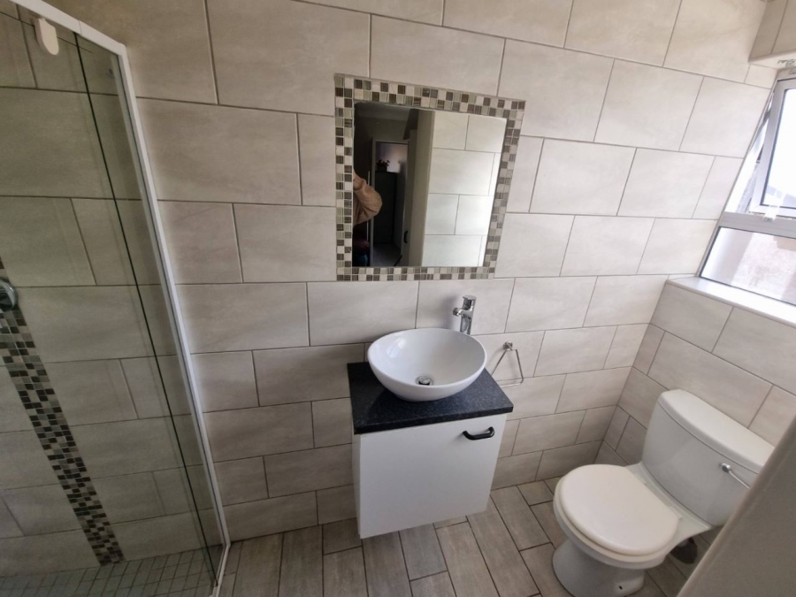 To Let 3 Bedroom Property for Rent in Wavecrest Eastern Cape